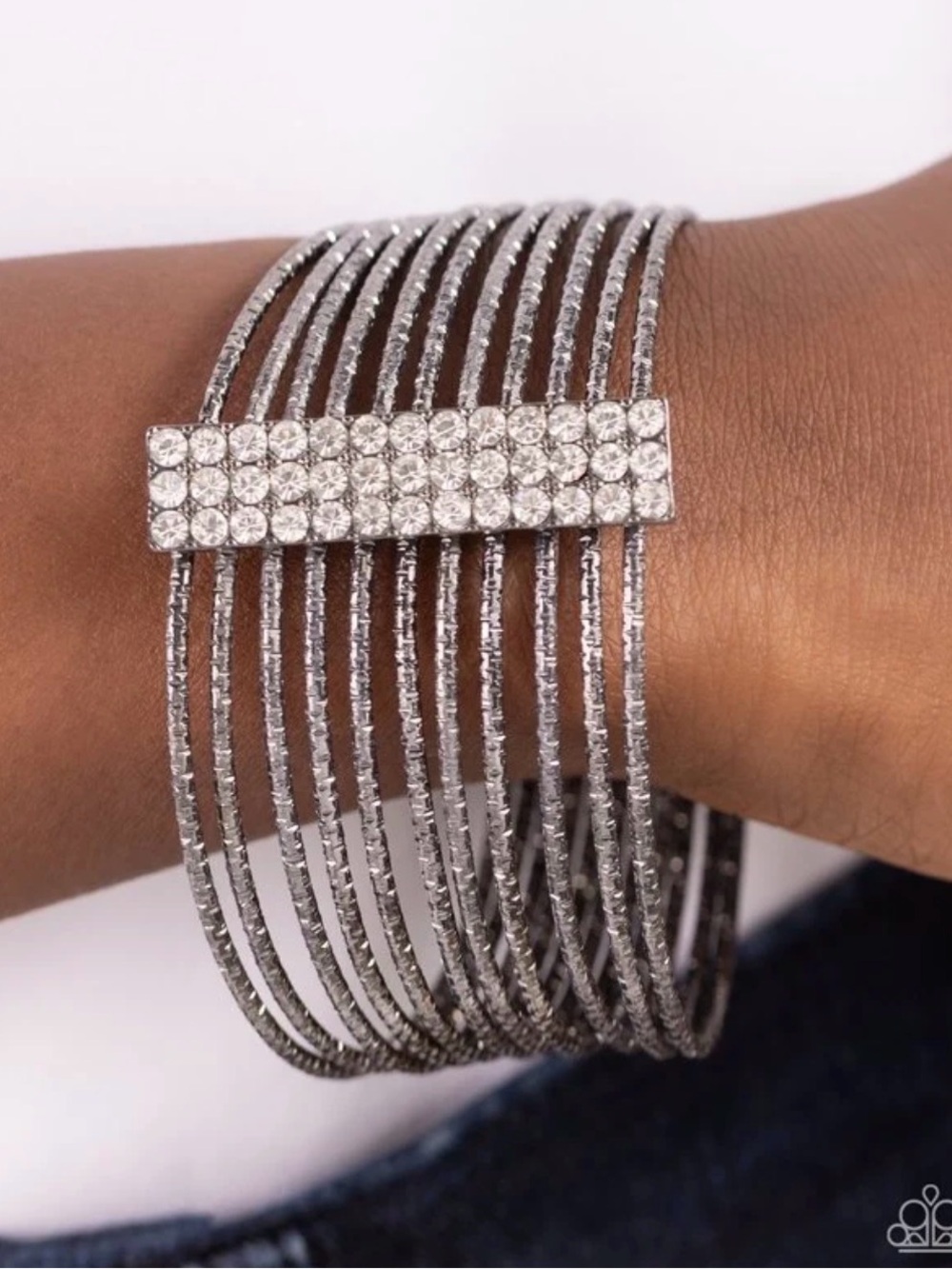 Paparazzi Bracelet ~ Shimmery Silhouette - Black